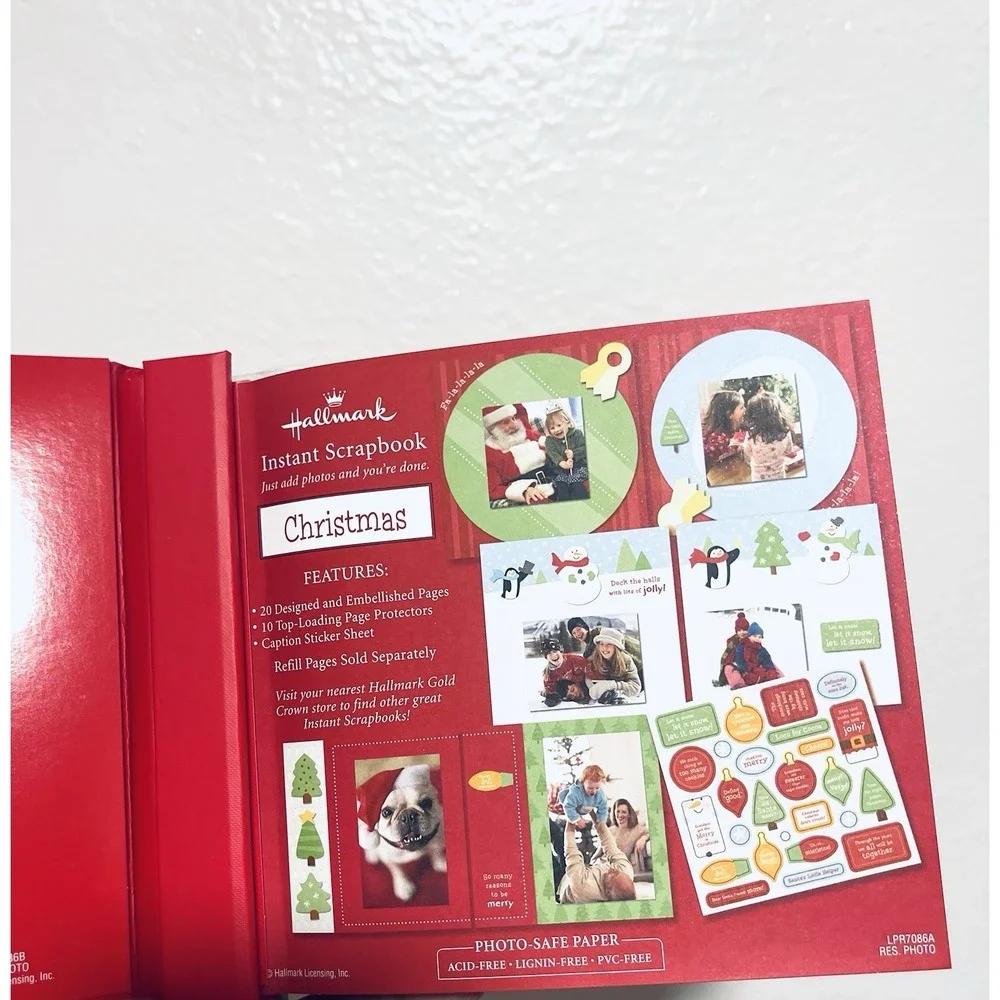 Hallmark Christmas Instant Scrapbook Photo Album 20 Embellished Pages Red